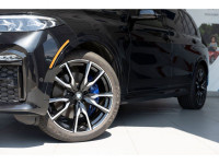Sunroof, Leather Seats, Heated Seats, Premium Audio, Navigation, Power Liftgate, Blind Spot Detectio... (image 1)