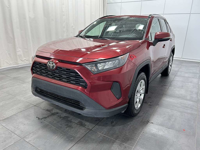  2020 Toyota RAV4 LE AWD - SIEGES CHAUFFANTS - BLUETOOTH in Cars & Trucks in Québec City - Image 2