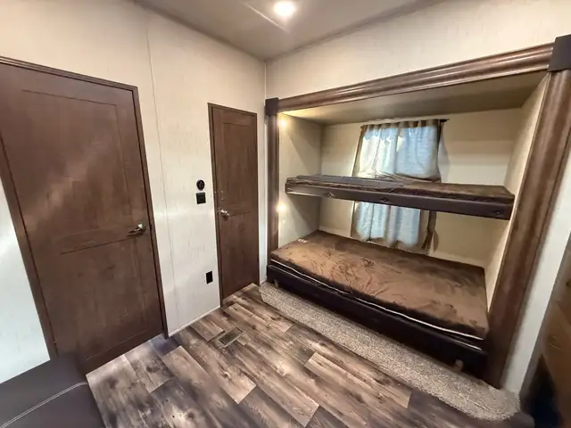 2019 Forest River Sandpiper 404QBWD  in Park Models in St. Albert - Image 36