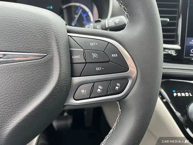 2022 Chrysler Pacifica Hybrid Touring L | Leather | Hybrid in Cars & Trucks in Guelph - Image 23