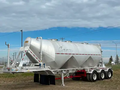 2006 Tremcar 1,410 Cubic ft Dry Bulk / Pneumatic Tank Trailer Comes with fresh safety Aluminum tank...