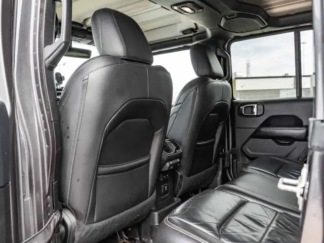 2018 Jeep Wrangler Unlimited in Cars & Trucks in Ottawa - Image 30