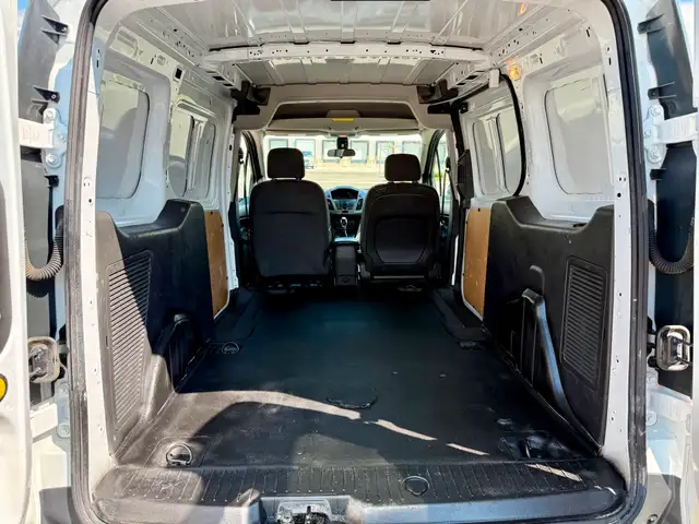 2018 Ford Transit Connect Van XLT - GAS SAVER - ONLY 160K! dans Autos et camions dans Région d’Oakville/Halton - Image 12
