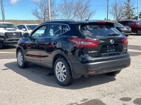 2023 NISSAN QASHQAI SV AWD - COMPACT SUV - SUNROOF FEATURES INCLUDE - - Cloth Interior - Power Drive... (image 7)