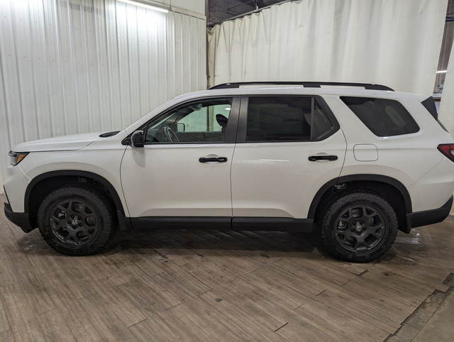 2025 Honda Pilot Touring in Cars & Trucks in Calgary - Image 4