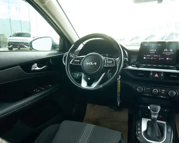 2022 Kia Forte EX | Charging Pad | Apple CarPlay | Heated Wheel in Cars & Trucks in Edmonton - Image 24