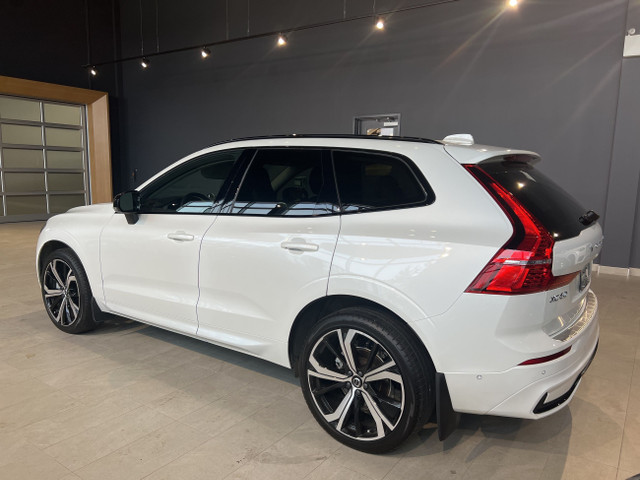 2024 Volvo XC60 B5 AWD Ultimate Dark Theme in Cars & Trucks in Edmonton - Image 3