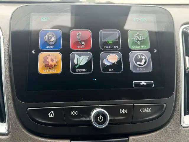 2018 Chevrolet Malibu 4dr Sdn Hybrid w/1HY in Cars & Trucks in Markham / York Region - Image 24
