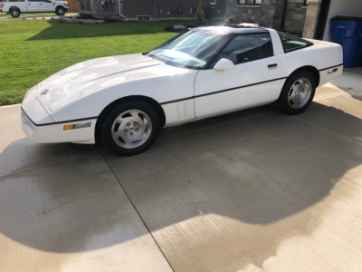 1988 Chevrolet Corvette Coupe targa top