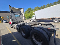 2021 VOLVO VNL84300;Heavy Duty Trucks - CONVENTIONAL W/O SLEEPER Penske Location 632 BELGRAVE WAY DE... (image 4)