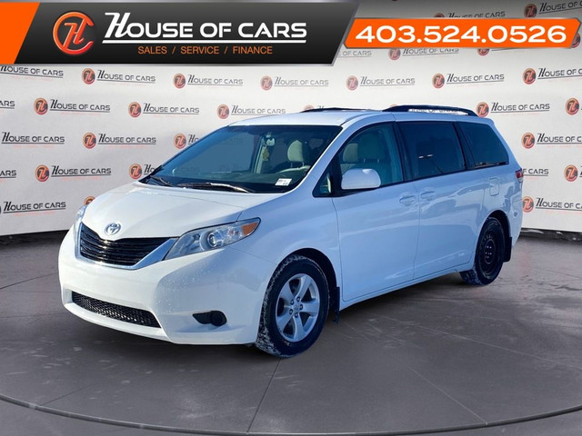  2011 Toyota Sienna 5dr V6 LE 7-Pass FWD Mobility in Cars & Trucks in Lethbridge