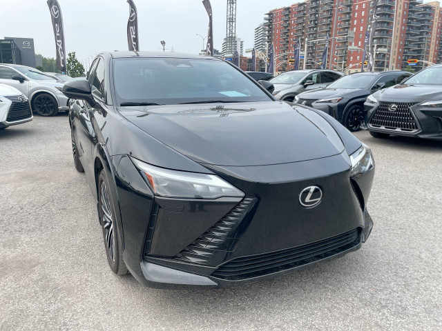 2023 Lexus RZ RZ 450e / Luxe /  Camera / Bluetooth / Cuir / Navi in Cars & Trucks in Laval / North Shore - Image 3