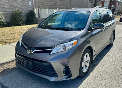 2020 Toyota Sienna LE V6