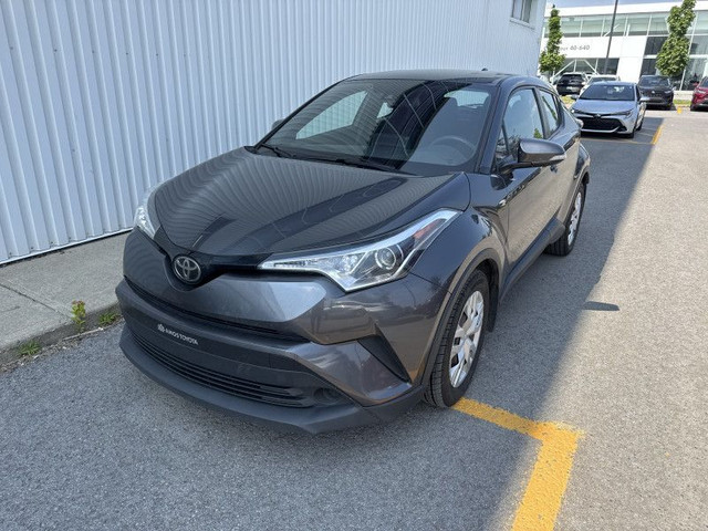 2019 TOYOTA C-HR C-HR BASE BAS KM ECRAN TISSUS BLUETOOTH A/C in Cars & Trucks in Laval / North Shore