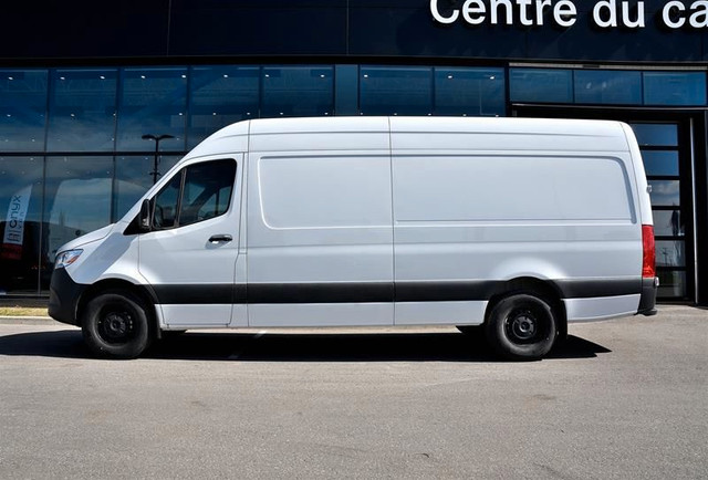 2024 Mercedes-Benz Sprinter 2500 170 Wheelbase High Roof RWD in Cars & Trucks in Laval / North Shore - Image 3