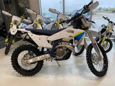 * ALL IN PRICE * - taxes not included 2025 Husqvarna® FX 350Ride the smarter line Continuing to offe...