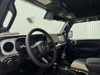 À voir! / Come see it! TRÈS BIEN ÉQUIPÉ / VERY WELL EQUIPPED. Version Sport 4x4 avec Moteur V6 3.6L,... (image 6)