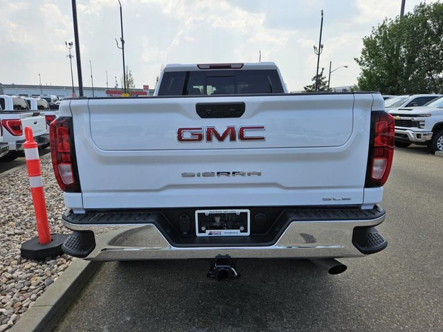 2024 GMC Sierra 3500HD 4WD Crew Cab 159" SLE, 6.6L V8 Gas, SLE C in Cars & Trucks in St. Albert - Image 4