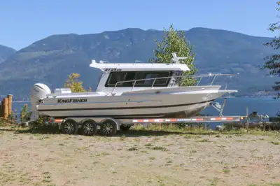 Brand New Model! KingFisher Boats proudly introduces the all-new 2725 XRS – a groundbreaking model i...