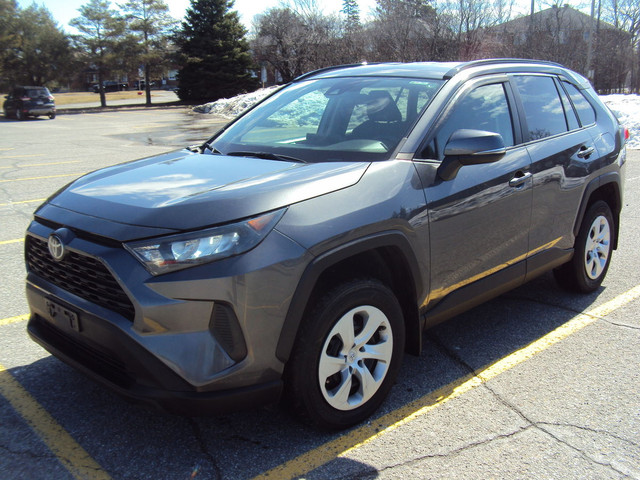 2020 Toyota RAV4 LE in Cars & Trucks in Ottawa - Image 3