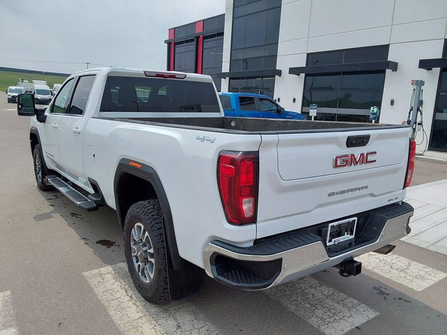 2024 GMC Sierra 3500HD 4WD Crew Cab 172" SLE, 6.6L V8, 10 Spd Tr in Cars & Trucks in Calgary - Image 4
