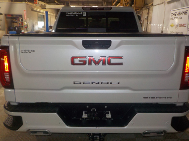 2022 GMC Sierra 1500 Limited Denali 1500 CREW 4WD DENALI in Cars & Trucks in Prince Albert - Image 4