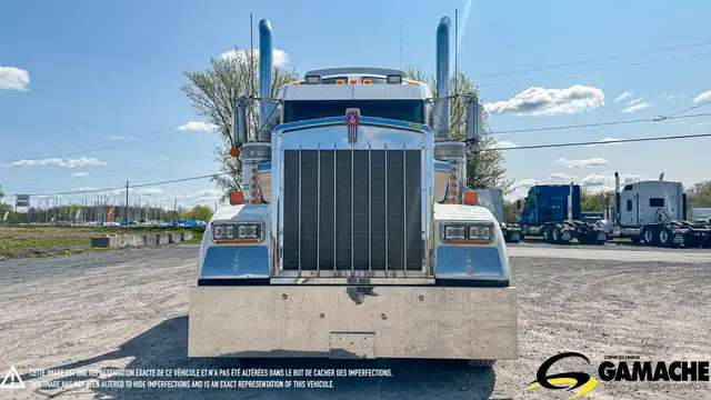 2017 KENWORTH W900B HIGHWAY / SLEEPER TRUCK / TRACTOR in Heavy Trucks in Chilliwack - Image 5