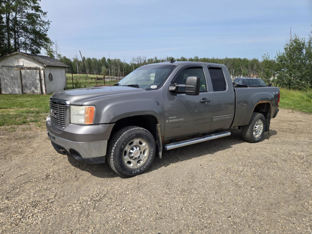 2008 GMC 2500 HD in Cars & Trucks in Edmonton