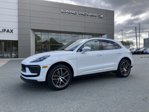 2022 Porsche Macan BASE WINTER TIRES INCLUDED!