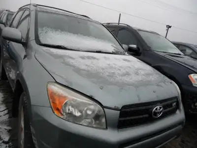 2006 Toyota Rav4 Automatique V6 4WD 235000 km For more info call or txt 4504785541 Engine: Moteur V6...