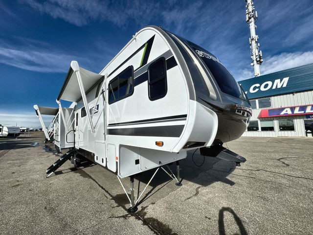 2025 Starcraft GSL Fifth Wheel 354MBH in Travel Trailers & Campers in Red Deer - Image 3