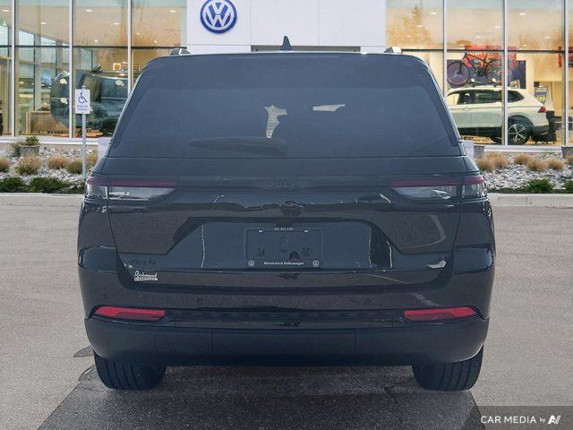 2025 Jeep Grand Cherokee Altitude in Cars & Trucks in Abbotsford - Image 4