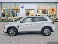 This Mitsubishi RVR delivers a Regular Unleaded I-4 2.4 L/144 engine powering this Variable transmis... (image 1)