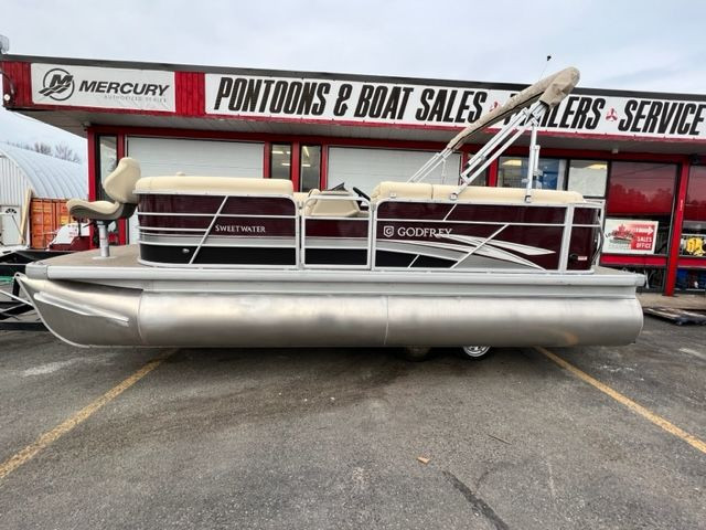 2023 Sweetwater SW 2086 Tritoon with Mercury 90HP CT and Galvani in Powerboats & Motorboats in Sault Ste. Marie
