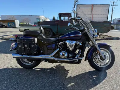Displacement: 1304 cc Engine Type: 4-stroke, OHC, 4 valve, 60 deg. V-Twin Bore and Stroke: 100.0 x 8...