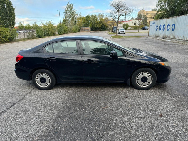 2012 Honda Civic LX 4dr Sedan Manual in Cars & Trucks in City of Toronto - Image 4