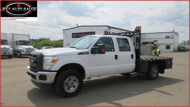 2015 Ford F-350 XLT CREW CAB FLAT DECK in Cars & Trucks in Edmonton - Image 2