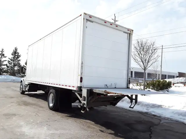 2018 Freightliner M2 106 Straight *BOGO or 6% Dep Match* in Heavy Trucks in Oakville / Halton Region - Image 9