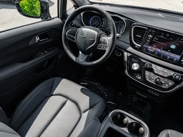 2025 Chrysler Grand Caravan SXT in Cars & Trucks in Barrie - Image 20