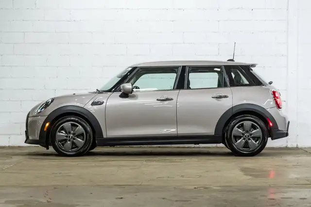 2024 MINI 5 Door Cooper S | Premier Line 2.0 | Accès Confort in Cars & Trucks in City of Montréal - Image 5