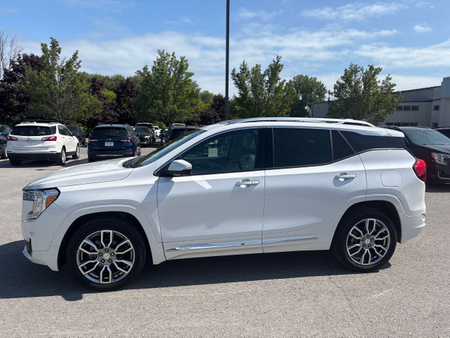 2024 GMC Terrain Denali Denali AWd + Sunroof + Low Kms + 1 Owner in Cars & Trucks in Oshawa / Durham Region - Image 4