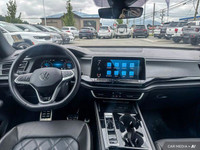 This Volkswagen Atlas Cross Sport boasts a Intercooled Turbo Premium Unleaded I-4 2.0 L/121 engine p... (image 9)