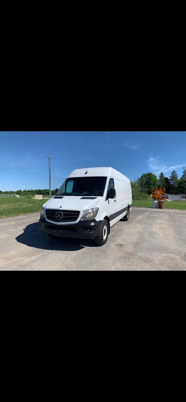 2014 Mercedes-Benz Sprinter Van Basic in Cars & Trucks in City of Toronto - Image 2