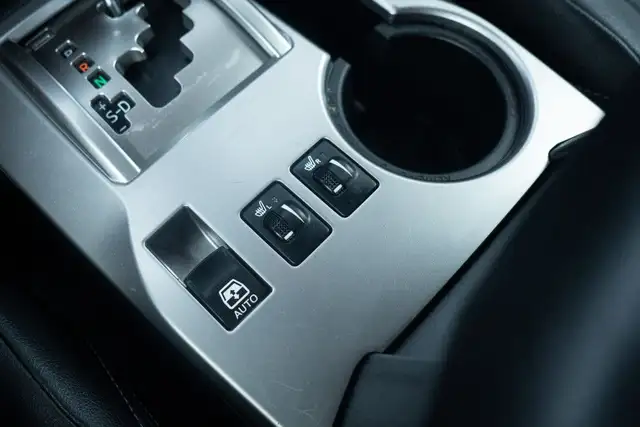 2020 Toyota 4Runner SR5 4WD, Sunroof, Alloy Wheels, Rear View Ca in Cars & Trucks in Oakville / Halton Region - Image 27