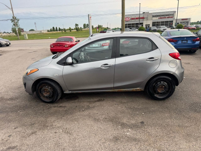 2011 Mazda MAZDA2 GX, AUTO, HATCH, ONLY 163KMS, CERTIFIED in Cars & Trucks in London - Image 2