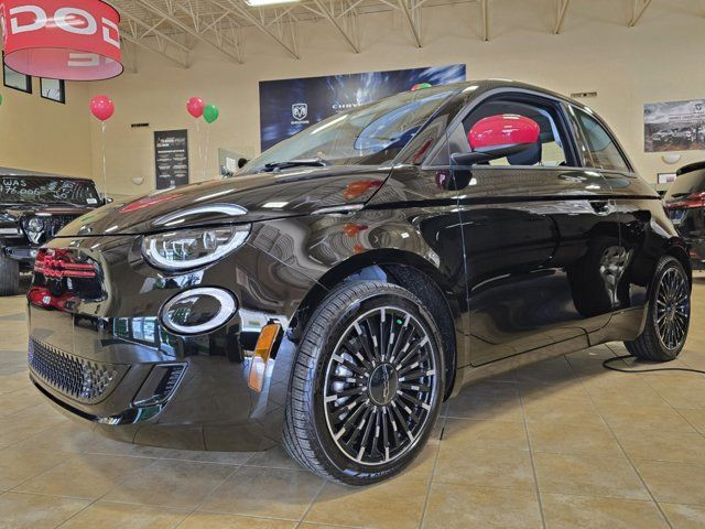2024 FIAT 500e La Prima | Rear Camera | Apple CarPlay in Cars & Trucks in Grande Prairie