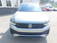 R-Line Black Edition 4Motioin All Wheel Drive Leather Interior Panoramic Sunroof Digital Cockpit App... (image 7)