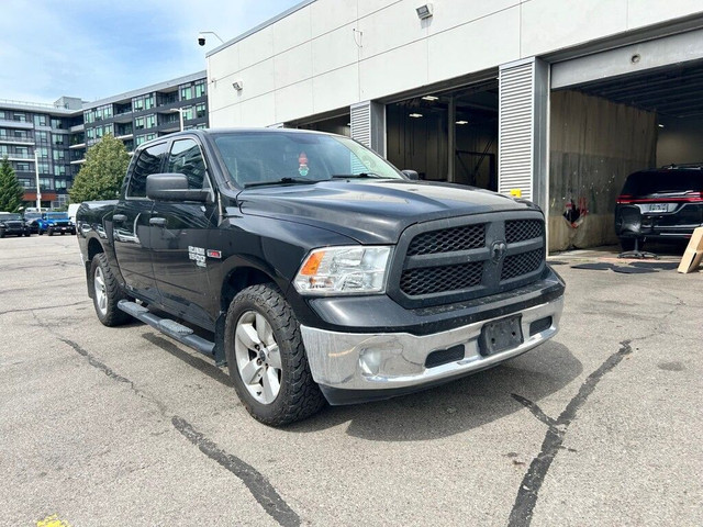2019 Ram 1500 Classic SXT PLUS | ECO DIESEL | CREW | BACK UP CAM in Cars & Trucks in Oakville / Halton Region