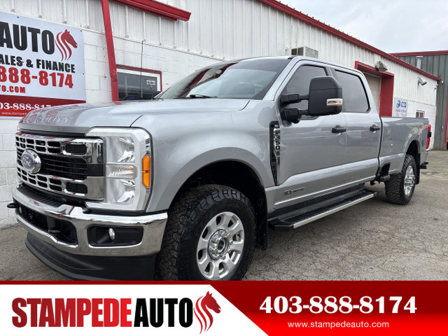 2023 Ford Super Duty F-350 SRW XLT | 6.7L DIESEL | CREW CAB | 8  in Cars & Trucks in Calgary