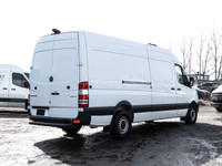 Introducing the 2018 Mercedes-Benz Sprinter 2500 170-in. WBbuilt for performance, efficiency, and ve... (image 5)
